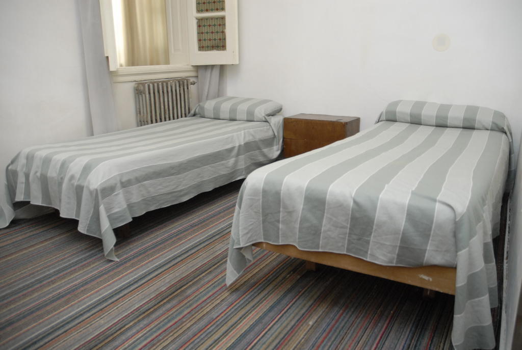 Hotel Aries Μπουένος Άιρες Δωμάτιο φωτογραφία